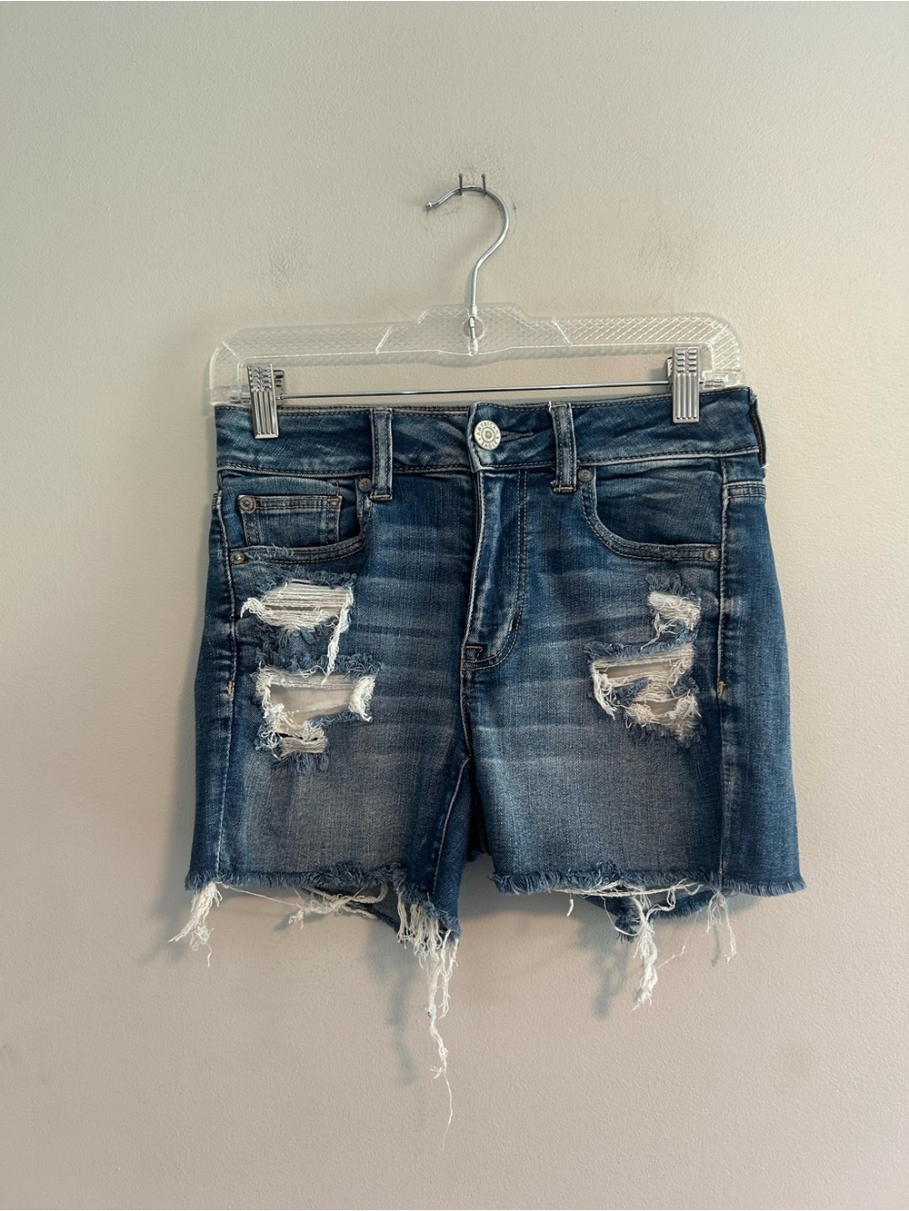 American Eagle Outfitters 4 medium wash Denim distressed high rise shortie Short